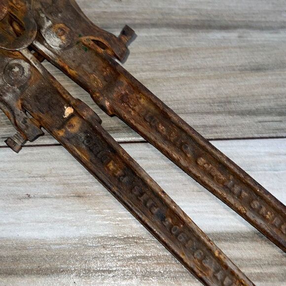 VINTAGE CAROLUS No. 14 BOLT CUTTER STERLING ILLINOIS Pat May 23, 1905 - Picture 7 of 10